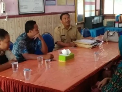 Bapak Ibu Guru menerima Tamu