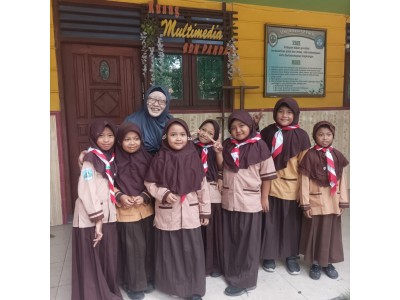 Literasi Mbok Ngat di SDN Pandan
